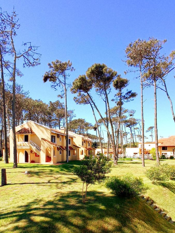 Pino Dorado Lejlighedshotel Manantiales Eksteriør billede