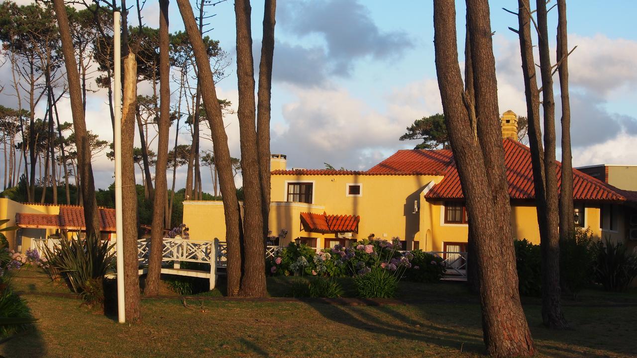 Pino Dorado Lejlighedshotel Manantiales Eksteriør billede